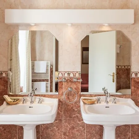 Domaine Du Pont De L'eyre Hotel