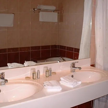 Domaine Du Pont De L'eyre 3*
