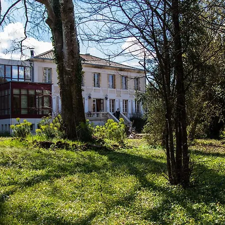 Domaine Du Pont De L'eyre Hotel 3*