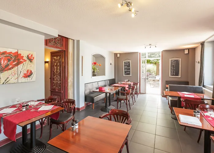 فندق Domaine Du Pont De L'eyre 3*