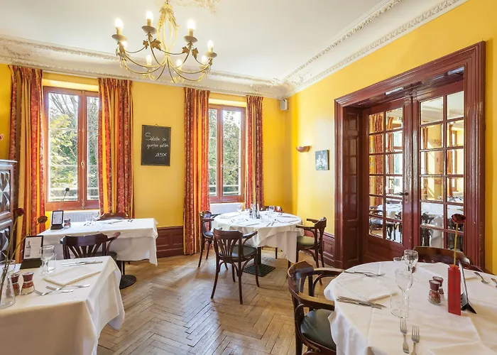 Domaine Du Pont De L'eyre فندق ساليس